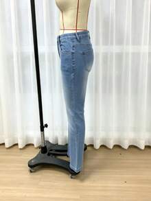 女款休閒百搭日常牛仔喇叭褲，附口袋與鈕扣設計 - 中等水洗藍 - 查看 3