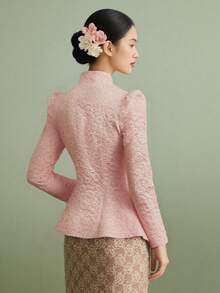 現代優雅女款襯衫，立領設計，不對稱剪裁，優雅風格，3D花卉圖案，娘惹風上衣 - 粉色 - 查看 3