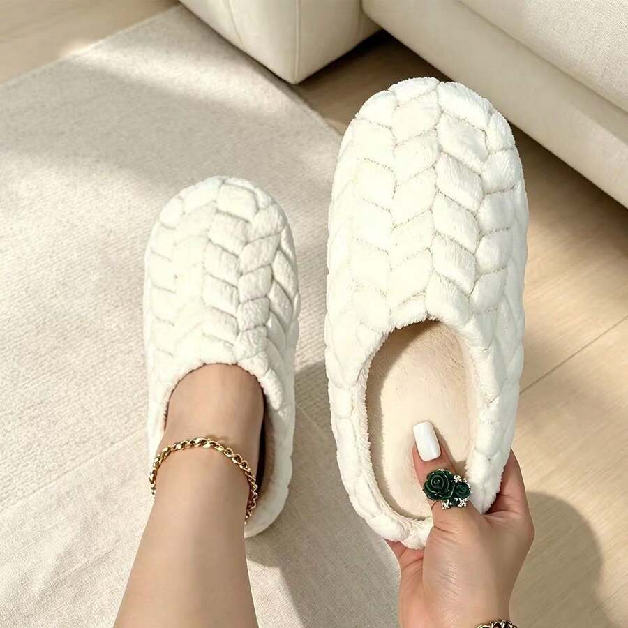 1 Pair Geometric Pattern Beach Latex Applique Slippers For Home - White - View 1