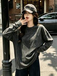 1件女款復古水洗素色長袖T恤，秋季休閒寬鬆百搭圓領上衣 - 黑色 - 查看 2