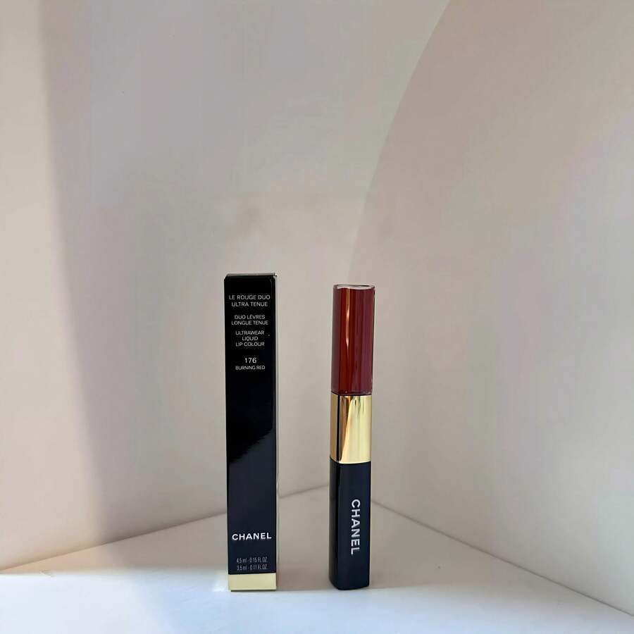 Chanel LE ROUGE DUO ULTRA TENUE 長效持久液態唇膏 - 176 - BURNING RED - 查看 1