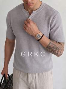 GRKC 男士針織短袖亨利領修身版型美式復古風輕量華夫格紋單鈕扣前襟素色針織T恤 春夏季 - 淺灰色 - 查看 3