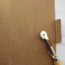 2pcs Rolling Perforating & Scoring Wheel With Wooden Handle, Durable And Sturdy, Suitable For Scratch Projects And Cardboard Box Modification, Achieving Smooth Bending And Folding - A - View 7