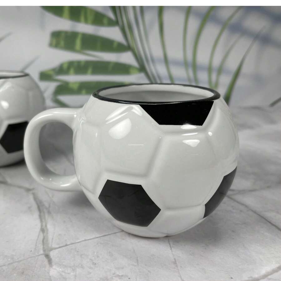 創意足球造型陶瓷馬克杯 3D 紋理杯 個性化咖啡杯 適合球迷 - 黑與白 - 查看 1