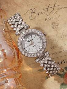 This 2-Piece Elegant Rhinestone Watch Set Is A Fashionable, Minimalist, And Luxurious Full Rhinestone Women's Quartz Watch, Paired With A Heart-Shaped Diamond Bracelet, Suitable For Festivals, Parties, Weddings, Gatherings And Daily Wear, Making It The Perfect Gift For Women. - Silver - View 6