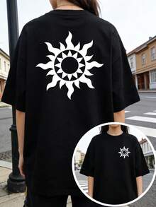 T-Shirt aus Baumwolle mit doppelseitigem Druck, hypoallergenes Gewebe, himmlisches Motiv einer weißen Sonnenexplosion, minimalistisches Sonnenstrahl-Design, spiritische Boho-Ästhetik, conc - Schwarz - Übersicht 3
