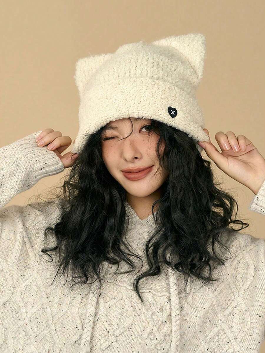 1件女款Y2K貓耳毛絨針織帽,適合秋冬保暖與日常穿著 - 愛心刺繡兩角帽 - 查看 1