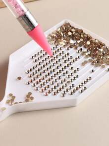 Plastic Diamond Nail Art Tray, Beaded Sorting Plate, Rhinestone Storage Box, Diamond Painting Accessories Tool, DIY Handmade Rhinestone Sorting Tray, Jewelry Gift, Suitable For Winter, Halloween And Christmas - White - View 6