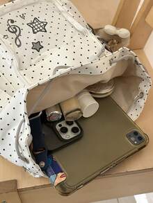 清新波點貓咪刺繡休閒後背包，可愛星星與音符裝飾，INS風翻蓋抽繩學生書包，防水布料，透明前口袋 Ita Bag 設計，多口袋分層收納，寬肩墊肩帶，大容量可裝課本、平板、文具，側袋可放水壺與雨傘，INS韓系學院風，適合日常通勤、上學、旅行，多色可選，適合返校季 - 彩色 - 查看 9
