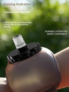 200ml Portable Sports Water Bottle, Only 35mm Thin When Full, 98g Ultra-Light, Silicone Material, Odorless, Hook And Loop Strap Suitable For Wrist, Bicycle Or Backpack, Bite Valve Design For Easy One-Handed Drinking, Suitable For Cycling And Running - Multicolor - View 6