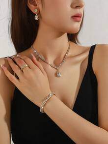 Juego de Joyas de Lujo Ligero con Strass de 5 Piezas: Collar, Pendientes, Pulsera y Anillo con Diseño de Lágrima, Adecuado para el Uso Diario de la Mujer, Bodas, Fiestas, Accesorios Elegantes, Modernos y Versátiles de Alta Gama - Multicolor - Ver 2
