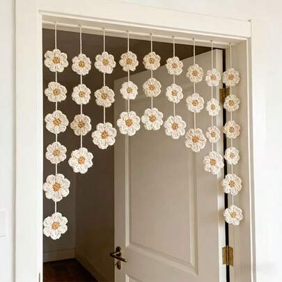 1pc Large Handmade Crochet Daisy Wreath Wall Decor, Yarn Knitted Daisy Hanging Ornament, Handmade Flag, Suitable For Home Decor, Curtain Decoration, Party Hanging Decor, Wedding And Birthday Party, Living Room And Bedroom Hanging Decor