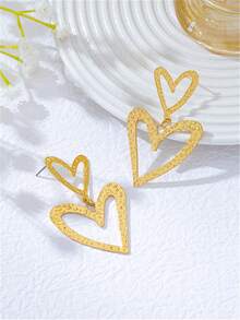 1 Pair Heart-Shaped Earrings, European And American Fashion Asymmetrical Hollow Heart Stud Earrings, Minimalist Design Earrings For Women - Yellow Gold - View 5