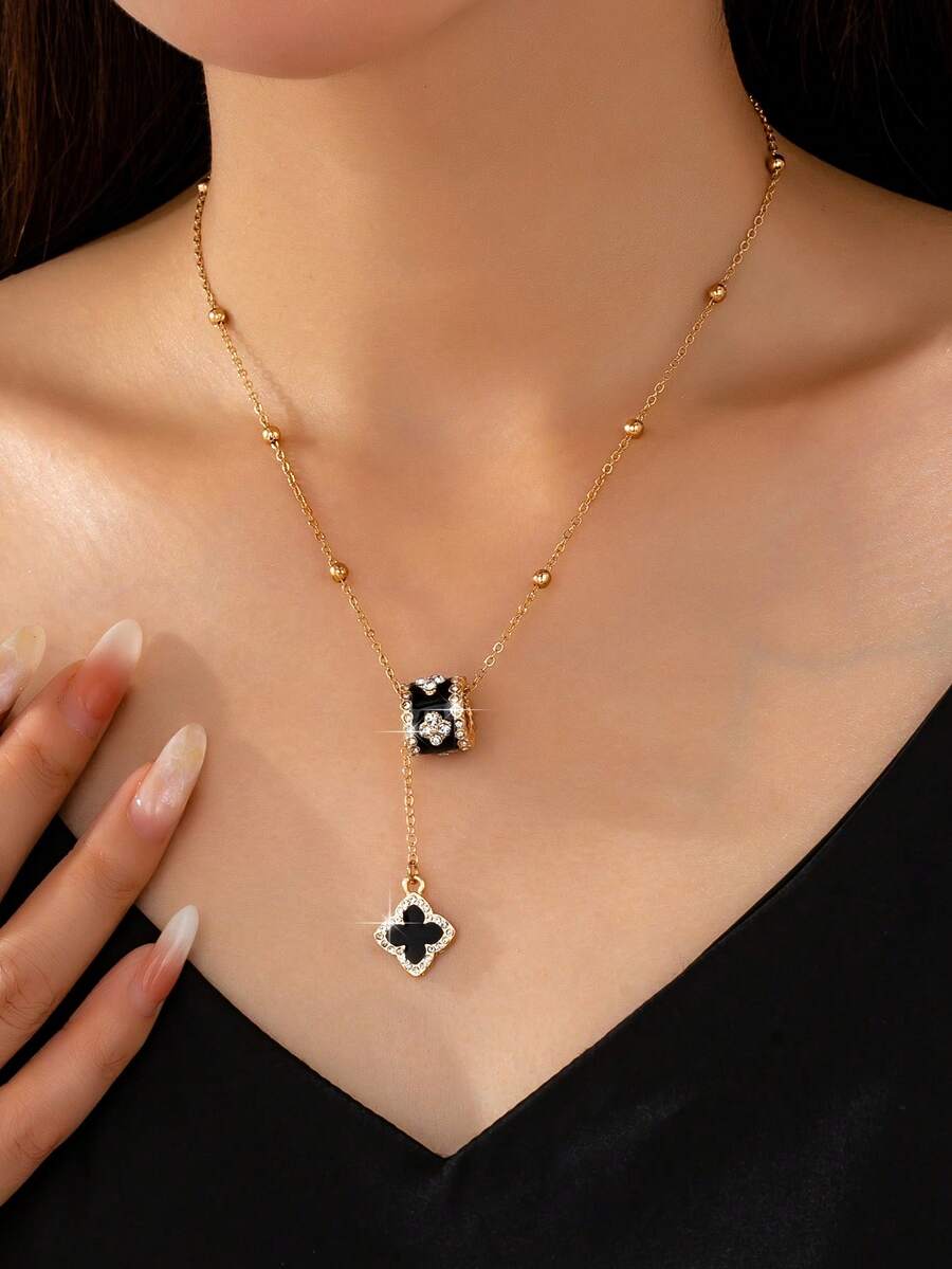 1pc Fashion Elegant Handmade Rhinestone Four-Leaf Clover Pendant Necklace For Women - Gold - View 1