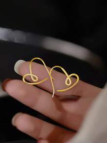 1 Pair S925 Sterling Silver Linear Hollow Heart Earrings For Women, Classic Minimalist Korean Ins Artistic Style, Gentle Elegant Elegant, Unique Sweet Fresh Niche Ear Jewelry, Suitable For Daily Casual Wear Or Party Gathering Gift - Love - View 9