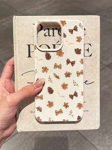 1 buah Casing Ponsel Lembut Bertekstur Kulit dengan Lubang Besar, Motif Daun Maple Musim Gugur, Pita, Kerucut Pinus, Biji Ek, dan Ranting Berry, Kompatibel dengan iPhone 11/12/13/14/15/16/17 Pro Max - MultiWarna - View 2