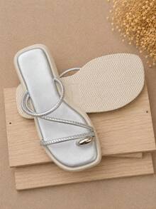 Women's Flatform Sandal With ABS Detail On The Little Toe, Elegant Women's Flat Summer - 銀色 - 查看 9