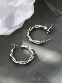 VJS 1 Pair Premium Minimalist Stainless Steel Gold & Silver Dual-Tone Twisted Hoop Earrings, Polished Shiny Geometric Twist Design, Non-Deforming, Daily Casual & Business Wear Accessory - Minimalist Twisted Hoop Earrings - View 3