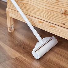 Ensemble de 5 rouleaux anti-peluches (comprend 3 rouleaux de papier + 1 balai anti-peluches à manche long) Outil de nettoyage, convient pour de multiples scénarios, large brosse à rouleau avec adhésif déchirable incliné pour enlever les peluches - 60 feuilles/rouleau - Voir 10