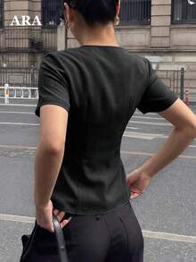 ARA CHIC 黑色圓領短袖夾克，珍珠鈕扣修身西裝外套，適合夏季辦公與休閒穿著 - 黑色 - 查看 4
