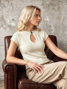 Women's Round Neck Fitted Short Sleeve Knit Top With Teardrop Buttons, Casual Elegant Summer Style, Suitable For Daily Wear And Vacation - Apricot - View 5