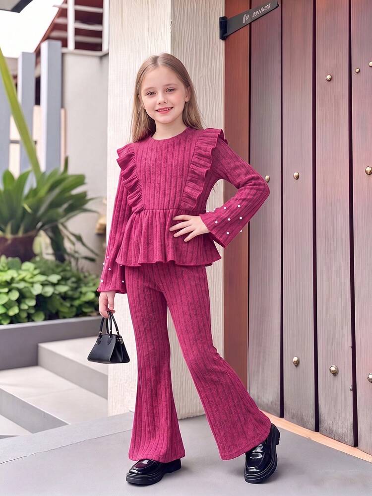 女童 8Y-10Y 春/秋長袖上衣與長褲兩件套，覆盆子紅垂直羅紋紋理，荷葉邊下擺，珍珠喇叭袖，收腰設計，上衣下擺微喇，搭配同紋理高腰垂墜微喇休閒長褲，法式溫柔甜美針織套裝，適合日常出遊、校園活動與戶外休閒 - 玫紅色 - 查看 3