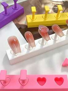 1pc Heart-Shaped Nail Art Holder, Non-Magnetic Transparent Acrylic Nail Art Stand, Practice Base & Display Rack, Nail Art DIY Tool - Multicolor - View 3