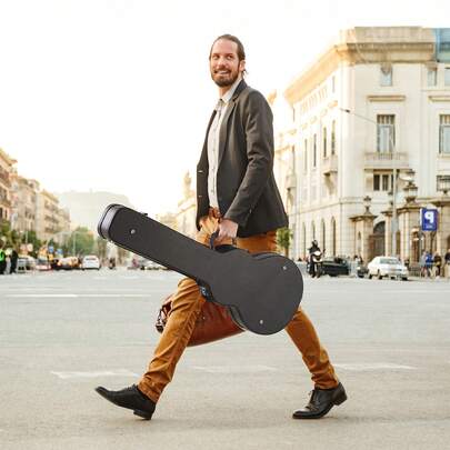 Estuche rígido para guitarra eléctrica, estuche rígido para guitarra en forma de calabaza de 41.34 pulgadas, con pestillo de cierre, llaves, asa, acolchado de PVC, forro suave, estuche rígido resistente al agua, para guitarras Les Paul de 39 pulgadas, negro