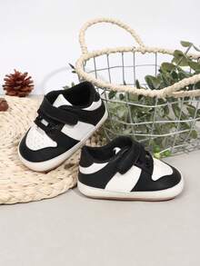 1 Pair Boys Colorblock PU Hook & Loop Design Flat Non-Slip Fashion Versatile Casual Sports Shoes 0-15 Months Pre-Walker Shoes Suitable For Spring And Autumn - Black - View 3