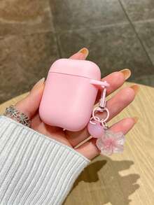 1件 Ins韓式簡約清新粉色磨砂霧面純色藍牙耳機保護殼，搭配同色心形掛鉤＋櫻花花朵吊飾，適合情人節、母親節、復活節、兒童節、開學季、感恩節、萬聖節、聖誕節、元旦及所有海外重大節日送禮，適合女孩日常通勤與四季旅行 - 彩色 - 查看 4
