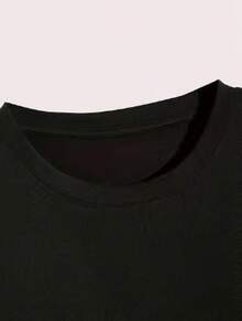 Unisex Fun Duck Pun T-Shirt - Retro Humor "My Duck Is Definitely Not Rowing" Slogan Paired With Duck, Rubber Duck, And Pigeon Patterns - Cotton Loose - Black - View 3