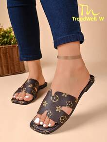 Sandal Selop Datar Fashion Baru Musim Panas ThreadWell W 2026, Tali Lebar Potongan Silang Ganda, Ujung Terbuka, Ujung Persegi, Jahitan Kontras, PU Lembut, Mudah Dipakai, Gaya Kasual Ultra Ringan, Cocok untuk Aktivitas Luar Ruangan, Pantai, Liburan, dan Perjalanan Sehari-hari - Rust Brown - View 3