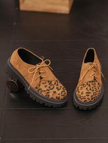 Vintage Leopard Print Patchwork Women's Leather Shoes, Lace-Up Round Toe Thick Sole Non-Slip Casual British Style Loafers - Brown - View 2