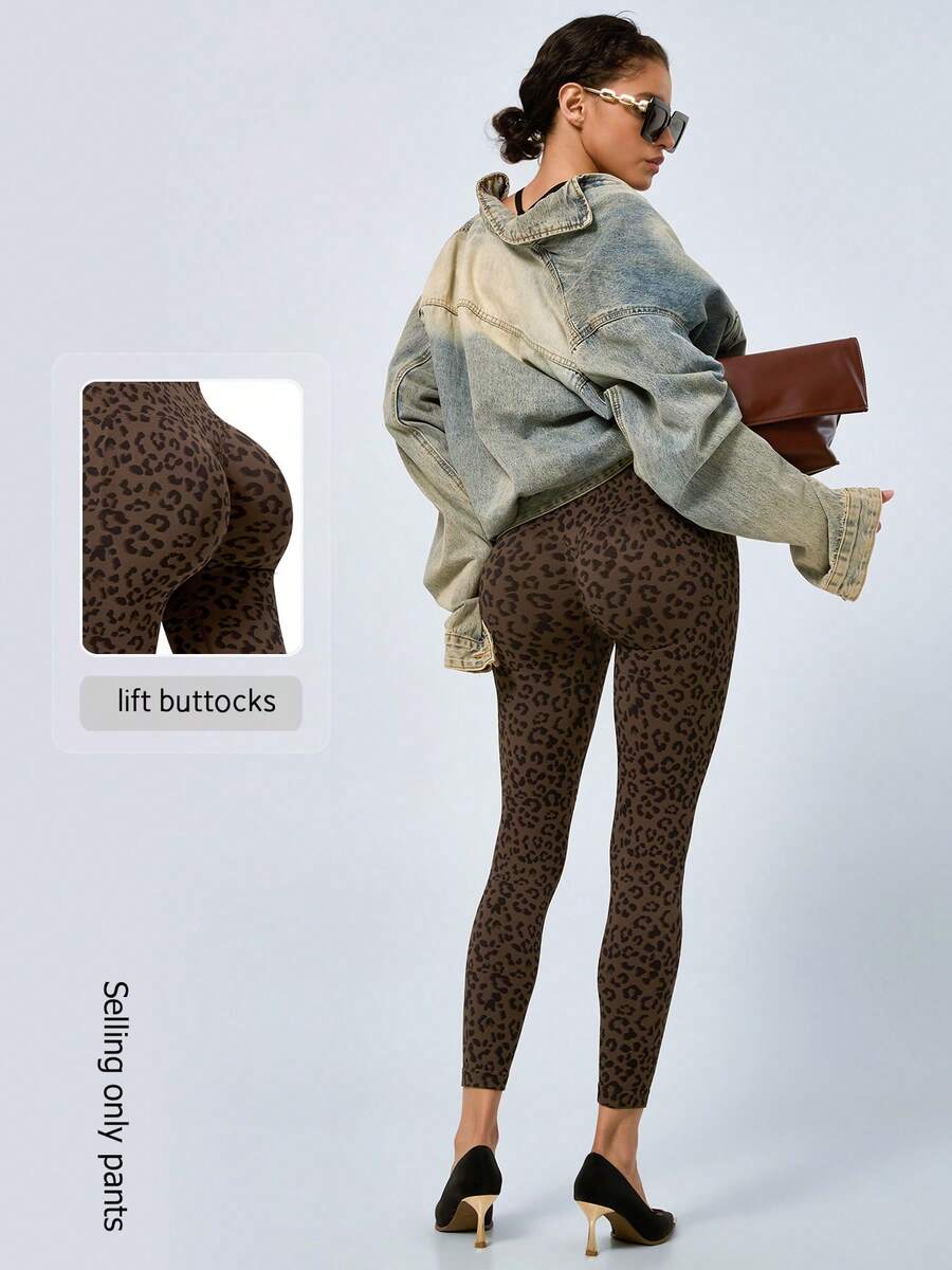 NcmRyu 1 buah Legging Olahraga Wanita Motif Leopard Tanpa Jahitan dengan Detail Kerutan di Bagian Bokong dan Pinggang Tinggi - Coklat - View 1