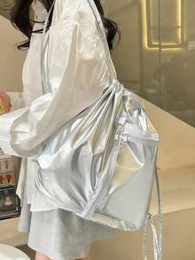 日韓小眾設計 INS 風抽繩水桶後背包，大容量可折疊旅行背包，適合女性大學生，戶外出遊 - 銀色 - 查看 4