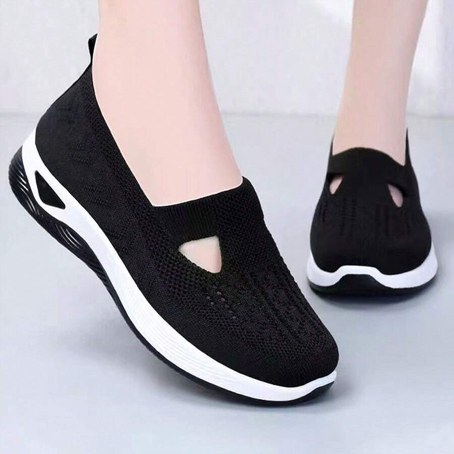 GAN AI Women Flats - Black - View 1