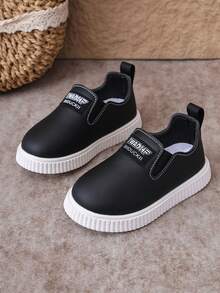 1 Pair Kids' Black Slip-On Flat Fashion Sports Shoes, Suitable For All Seasons - Black - View 3