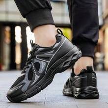 Sepatu Olahraga Kasual Pria yang Nyaman, Kotak Jari Kaki Lebar, Sol Tebal, Sepatu Lari Peredam Guncangan - Hitam - View 8