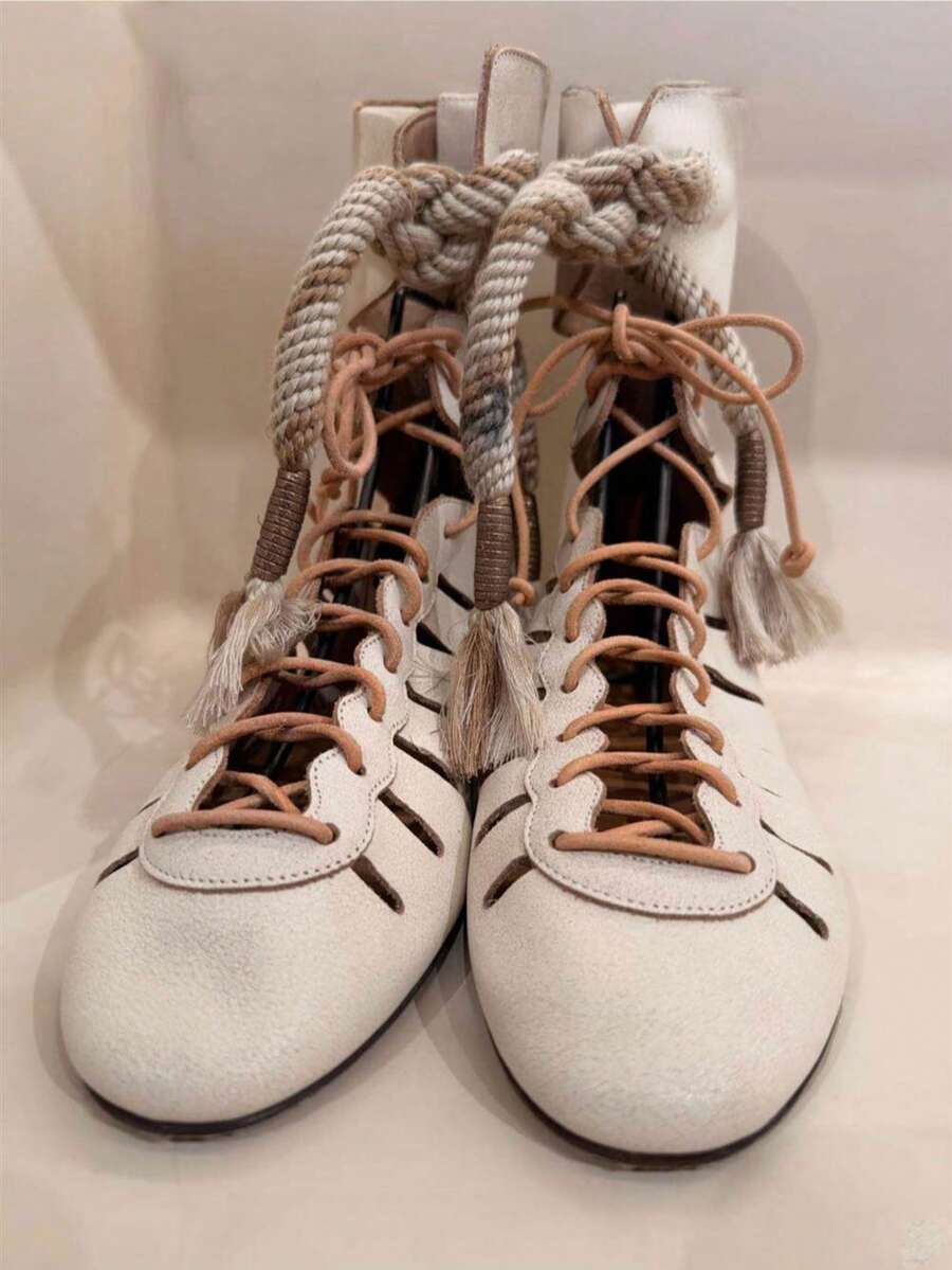 Sepatu Bot Ankle Romawi Berongga untuk Wanita, Sepatu Bot Ankle Datar Bertali Tali Rumbai Gaya Bohemian, Sandal Gladiator Berongga - Krem - View 1