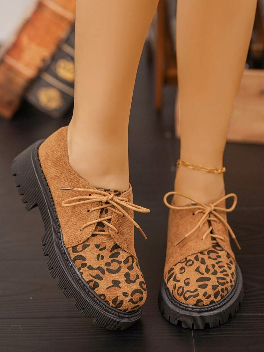 Vintage Leopard Print Patchwork Women's Leather Shoes, Lace-Up Round Toe Thick Sole Non-Slip Casual British Style Loafers - Brown - View 1