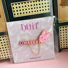 1 Set 4pcs SKZOO Cute Big Head Brooch, With English Name Tag, Chain Design, Fashion Brooch For Fans - Multicolor - View 13