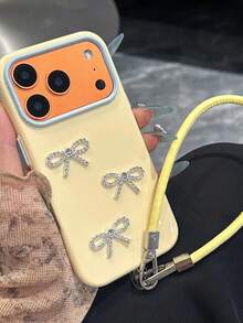 Casing Ponsel Lucu Gaya Jepang & Korea, Kompatibel dengan Apple 16 Pro Max, 17 Model Baru, 15 Pro, 14, Perlindungan Penuh, Desain Pita Berlian Imitasi Kartun 3D dengan Tali Anti-Hilang, Casing Lembut Kreatif - Kuning - View 2