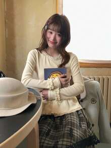 秋冬女款小眾甜美蕾絲荷葉邊白色內搭上衣 - 杏色 - 查看 5