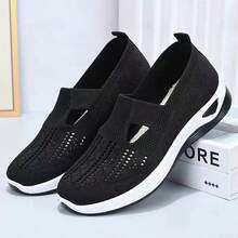 GAN AI Women Flats - Black - View 2
