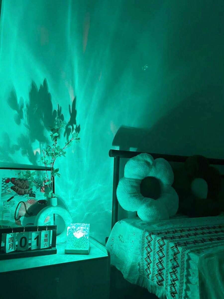 1个LED波浪投影灯，带触摸/遥控功能，发光立方体水晶灯，16种颜色模式，USB供电，适合卧室、客厅和办公室装饰，是万圣节的绝佳礼物。 - 彩色 - 查看 1