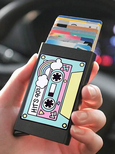 Suport pentru carduri tip pop-up cu design vintage de casetă audio, portofel portabil rezistent la zgârieturi cu sloturi ascunse pentru carduri, pentru buletin și carduri bancare, cadou versatil pentru iubitorii de muzică, ideal pentru navetă, călătorii, cămin studențesc, Ziua Îndrăgostiților, Ziua Mamei, Ziua Profesorului, început de școală și Ziua Independenței