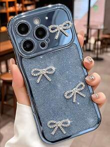 Casing Ponsel Mewah Lucu Berkilau dengan Hiasan Pita Berlian Imitasi, Kompatibel dengan iPhone 17 Pro Max 17 Pro 17 16 Pro Max 16 Pro 16 15 Pro Max 15 Pro 15 14 13 17 Air, Casing Lembut dengan Tepi Bergelombang, Hadiah untuk Wanita dan Anak Perempuan - Biru - View 1
