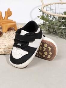 1 Pair Boys Colorblock PU Hook & Loop Design Flat Non-Slip Fashion Versatile Casual Sports Shoes 0-15 Months Pre-Walker Shoes Suitable For Spring And Autumn - Black - View 4