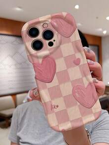 1 pieza Funda de teléfono con textura suave de TPU, diseño creativo y personalizado de onda de dopamina con volantes, patrón de tablero de ajedrez rosa con corazón, compatible con Galaxy S21 S22 S23 S24 S25 S26/Honor/ y talla grande modelos - Blanco - Ver 2