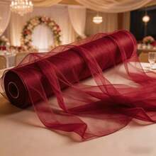 1 rouleau, 50m de filet fin rouge vin, tissu polyester semi-transparent, très adapté pour les projets de décoration de mariage, la fabrication artisanale, les robes, les voiles, l'emballage de cadeaux, la décoration de rideaux suspendus à la maison, les fêtes d'anniversaire - Voir 3